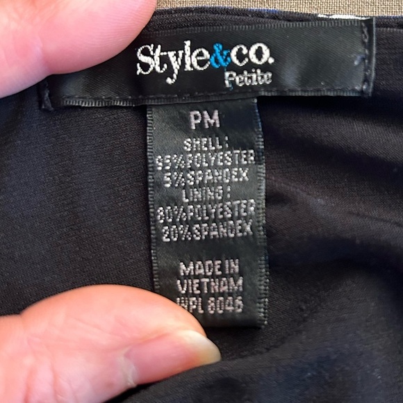 Style & Company Blue and White Graphic Flutter Sleeve tunic Blouse Sz-PM.  M14 - Picture 10 of 10